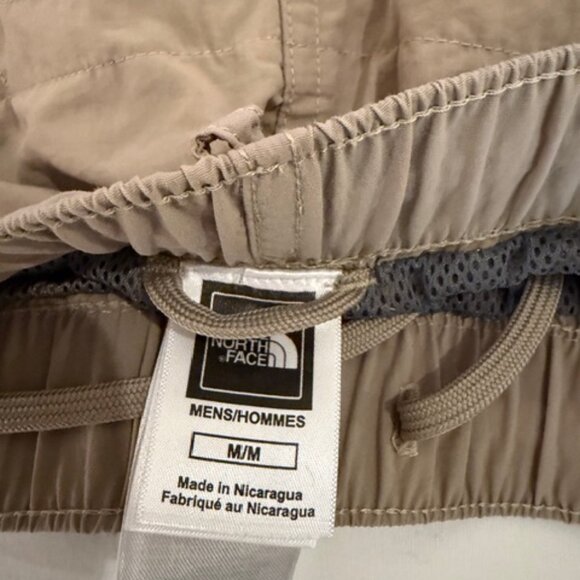 Two (2) pair of North Face lined shorts - Picture 11 of 11